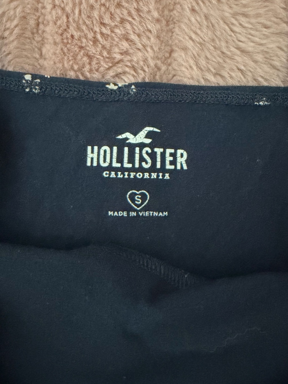 Hollister Black Floral Lace-Trim Cami - Picture 4 of 5